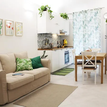 Apartment Domus Florea - In The Old Town