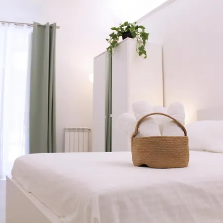 Domus Florea - In The Old Town Apartment Palermo